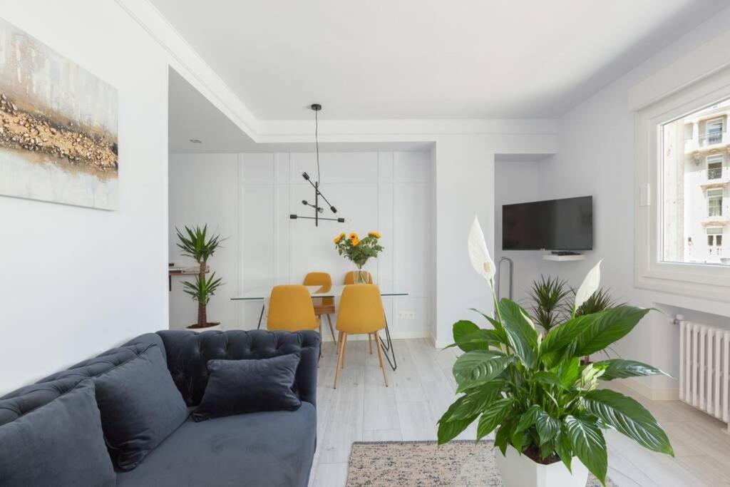New Gorgeous Central Apartment - Beachfront - 3 Bd ซานเซบาสเตียน ภายนอก รูปภาพ
