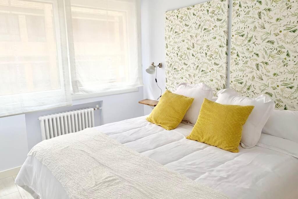 New Gorgeous Central Apartment - Beachfront - 3 Bd ซานเซบาสเตียน ภายนอก รูปภาพ