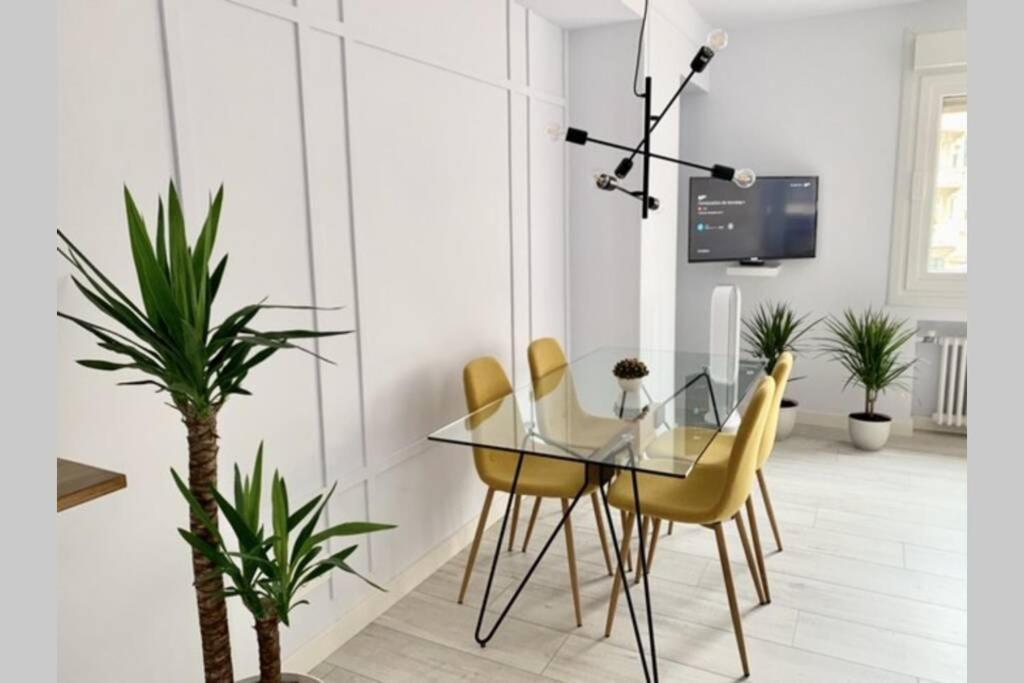New Gorgeous Central Apartment - Beachfront - 3 Bd ซานเซบาสเตียน ภายนอก รูปภาพ