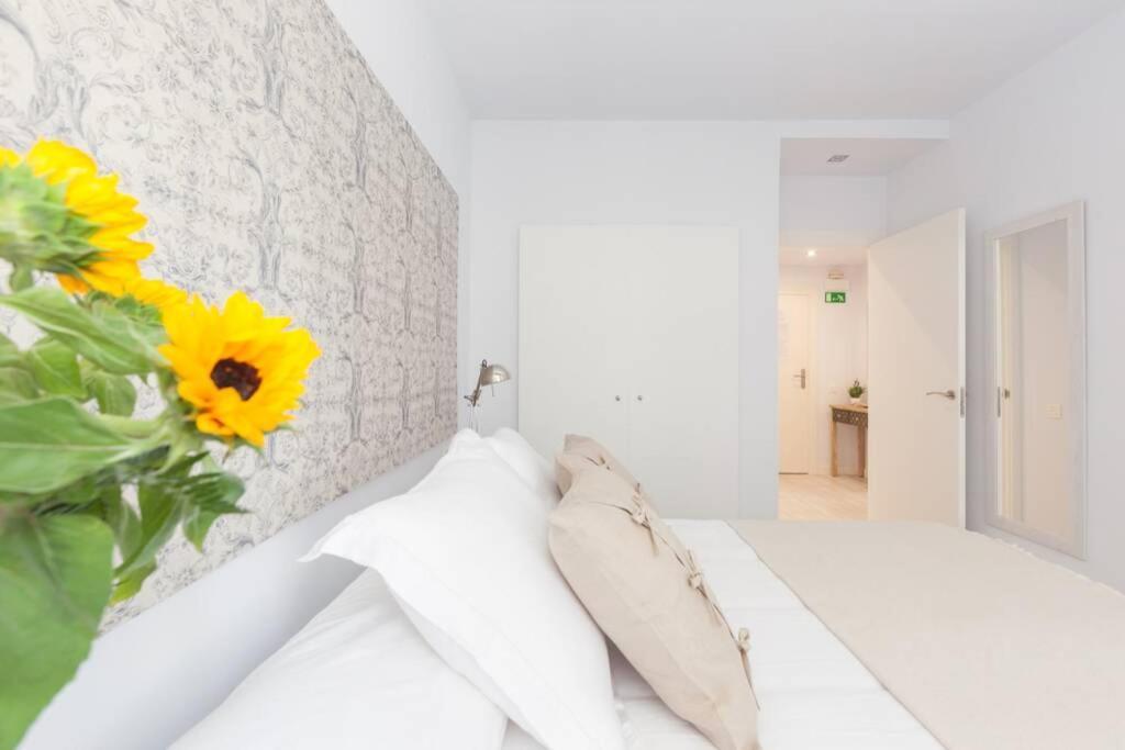New Gorgeous Central Apartment - Beachfront - 3 Bd ซานเซบาสเตียน ภายนอก รูปภาพ
